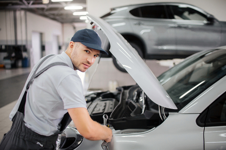 Diagnosing and Repairing Vacuum Leaks in Your Engine
