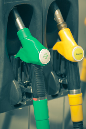 Choosing the Right Fuel for Maximum Performance: Premium vs. Regular Gasoline