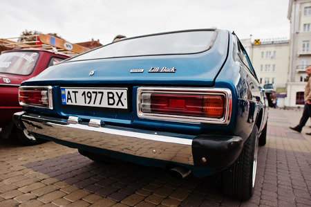 How Classic Car Clubs Keep the Passion for Vintage Autos Alive