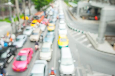 How to Safely Navigate Through Heavy Traffic and Congested Areas